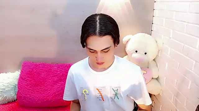 Snapshot of Daniela_Pink_ chatting on October 11, 2025, 7:34 pm Daniela Pink online show from October 11, 2025, 7:34 pm