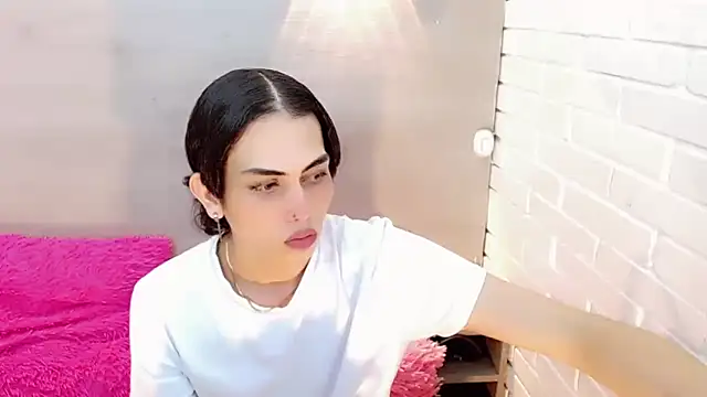 Snapshot of Daniela_Pink_ chatting on October 30, 2025, 7:47 pm Daniela Pink online show from October 30, 2025, 7:47 pm