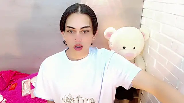 Snapshot of Daniela_Pink_ chatting on November 5, 2025, 7:36 pm Daniela Pink online show from November 5, 2025, 7:36 pm