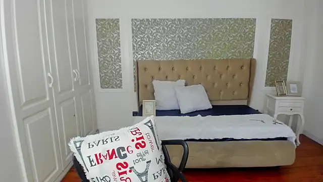 KimWessel  online show from May 21, 2026, 7:21 pm
