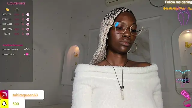 Snapshot of Tahira_21_ chatting on March 17, 2025, 10:38 pm Tahira 21 online show from March 17, 2025, 10:38 pm