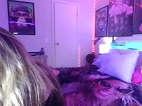 Snapshot of SarahStarr2020 chatting on December 10, 2024, 6:44 am SarahStarr2020 online show from December 10, 2024, 6:44 am