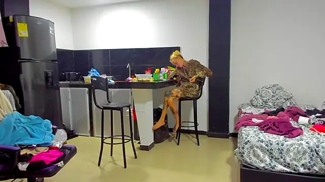 Snapshot of barbara_anal_squirt_ chatting on March 13, 2025, 5:54 am barbara anal squirt online show from March 13, 2025, 5:54 am