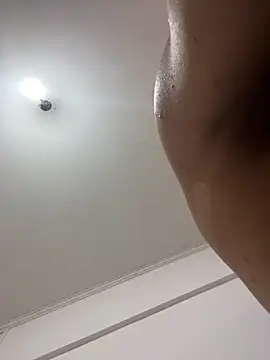 bbchocolate27 online show from March 17, 2026, 11:19 pm