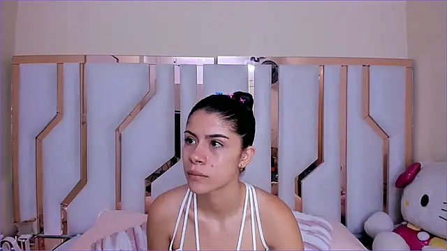 TifanyChill online show from November 8, 2025, 5:23 pm