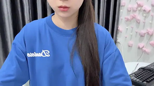 Snapshot of KaleAnisa chatting on July 17, 2026, 1:23 am KaleAnisa online show from July 17, 2026, 1:23 am