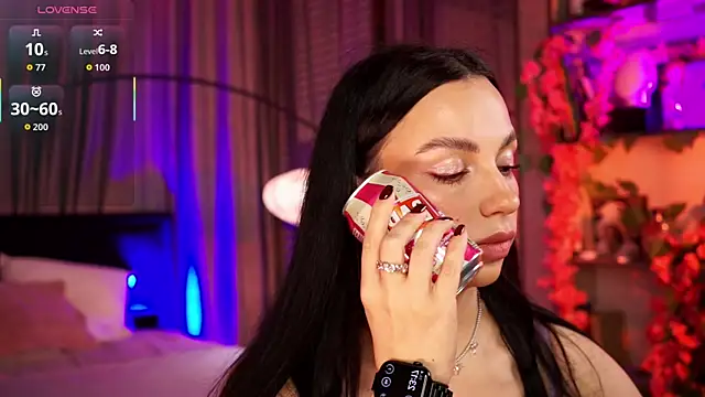 LunaNight online show from October 4, 2025, 8:18 pm