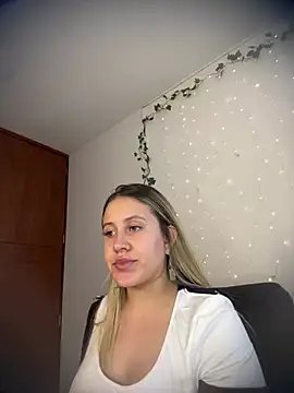 eleecttraa 12 online show from March 3, 2025, 8:00 pm