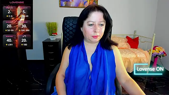 Snapshot of Julia_Dean chatting on March 14, 2025, 11:56 am Julia Dean online show from March 14, 2025, 11:56 am