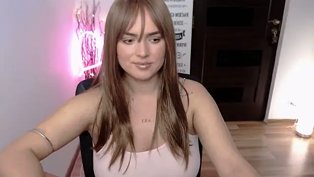 Snapshot of ChloeJewel1 chatting on February 1, 2026, 12:26 pm ChloeJewel1 online show from February 1, 2026, 12:26 pm