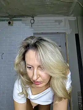 Miss    Mia  online show from January 7, 2025, 11:58 am