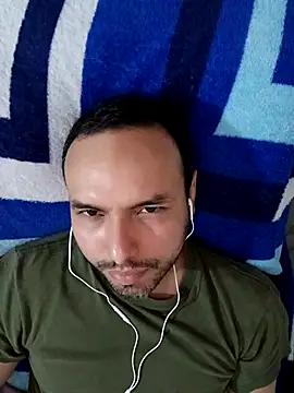 Snapshot of ElSunEagle chatting on December 26, 2024, 5:04 am ElSunEagle online show from December 26, 2024, 5:04 am