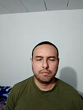 Snapshot of ElSunEagle chatting on September 17, 2025, 3:30 am ElSunEagle online show from September 17, 2025, 3:30 am