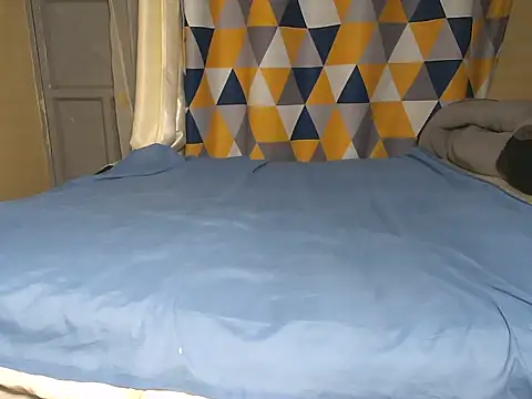 Mila Melanie online show from October 22, 2025, 5:45 pm