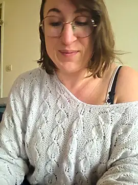 Snapshot of minierose chatting on February 15, 2026, 12:03 pm minierose online show from February 15, 2026, 12:03 pm