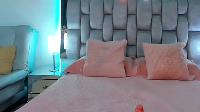 Snapshot of Abbye_blue01 chatting on December 5, 2024, 2:53 am Abbye blue01 online show from December 5, 2024, 2:53 am