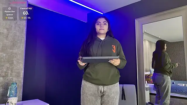 Snapshot of GiselOrtiz chatting on October 9, 2025, 10:13 am GiselOrtiz online show from October 9, 2025, 10:13 am