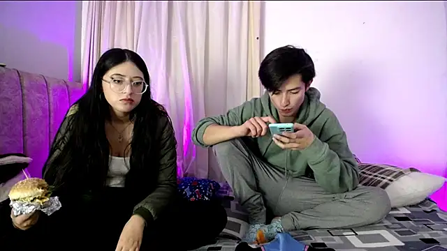 Pinkandyellowpokemon online show from December 19, 2025, 4:30 am