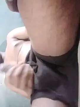 Snapshot of Simon1422 chatting on April 10, 2026, 2:28 am Simon1422 online show from April 10, 2026, 2:28 am