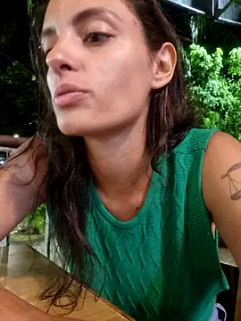 Snapshot of liquorlipsoficial chatting on January 29, 2025, 10:11 pm liquorlipsoficial online show from January 29, 2025, 10:11 pm