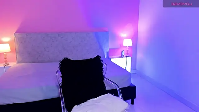 BlakmillerrGilson online show from September 19, 2025, 7:47 pm