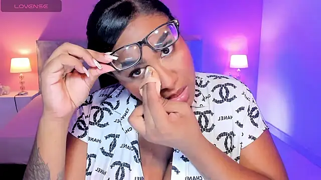 BlakmillerrGilson online show from September 29, 2025, 7:51 pm