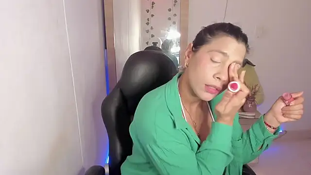 hellensexy online show from January 25, 2025, 8:42 pm