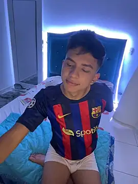 Snapshot of Leonarrrd_01 chatting on January 23, 2025, 4:41 am Leonarrrd 01 online show from January 23, 2025, 4:41 am