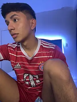 Snapshot of Leonarrrd_01 chatting on January 30, 2025, 1:55 am Leonarrrd 01 online show from January 30, 2025, 1:55 am