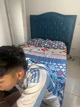 Snapshot of Leonarrrd_01 chatting on February 15, 2025, 10:10 pm Leonarrrd 01 online show from February 15, 2025, 10:10 pm