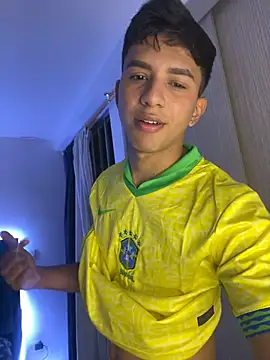 Snapshot of Leonarrrd_01 chatting on February 16, 2025, 4:42 am Leonarrrd 01 online show from February 16, 2025, 4:42 am