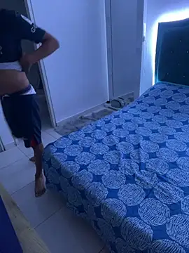 Snapshot of Leonarrrd_01 chatting on March 13, 2025, 2:16 am Leonarrrd 01 online show from March 13, 2025, 2:16 am