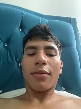 Snapshot of Leonarrrd_01 chatting on March 16, 2025, 10:20 pm Leonarrrd 01 online show from March 16, 2025, 10:20 pm