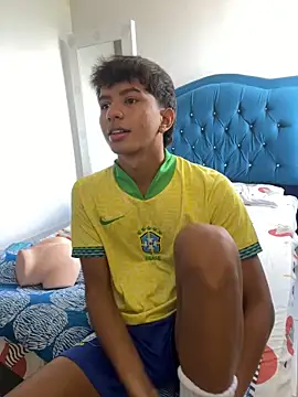 Snapshot of Leonarrrd_01 chatting on October 23, 2025, 7:56 pm Leonarrrd 01 online show from October 23, 2025, 7:56 pm