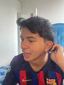 Snapshot of Leonarrrd_01 chatting on October 25, 2025, 8:36 pm Leonarrrd 01 online show from October 25, 2025, 8:36 pm