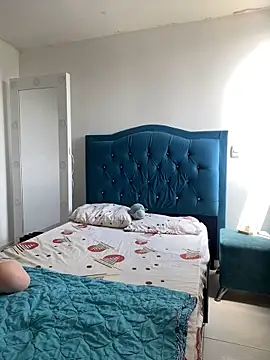 Snapshot of Leonarrrd_01 chatting on October 26, 2025, 4:35 pm Leonarrrd 01 online show from October 26, 2025, 4:35 pm