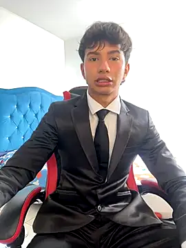 Snapshot of Leonarrrd_01 chatting on November 5, 2025, 5:02 pm Leonarrrd 01 online show from November 5, 2025, 5:02 pm