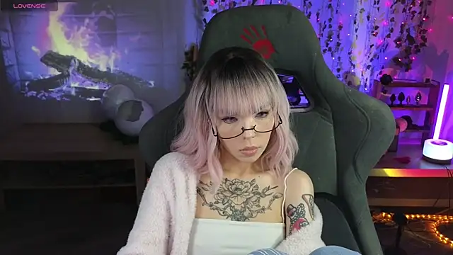 Kerry Kirk online show from April 16, 2026, 9:39 pm