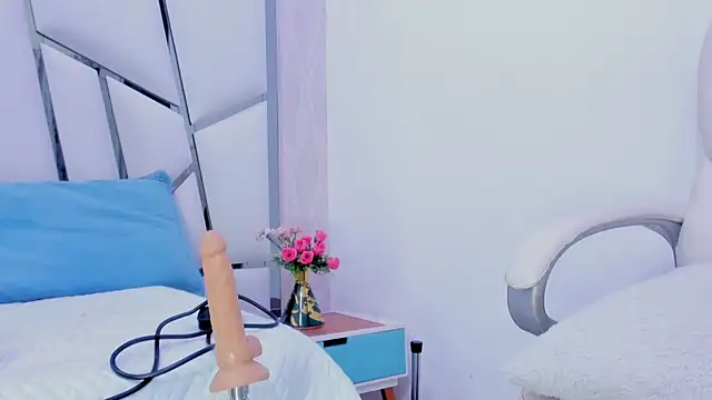  aurora18  online show from January 12, 2025, 6:17 am