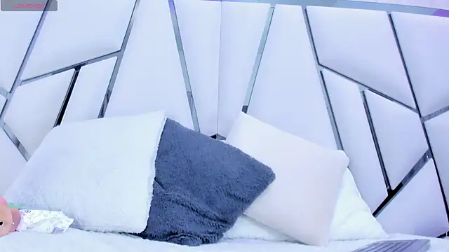  aurora18  online show from January 16, 2025, 3:23 am