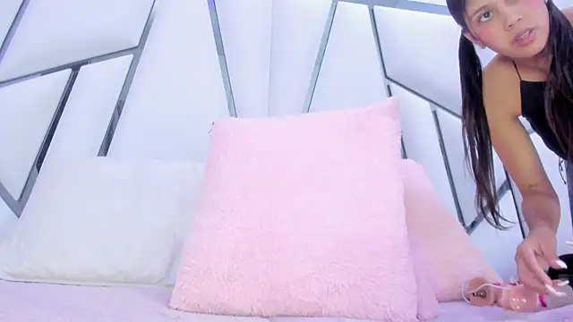  aurora18  online show from January 22, 2025, 4:23 am