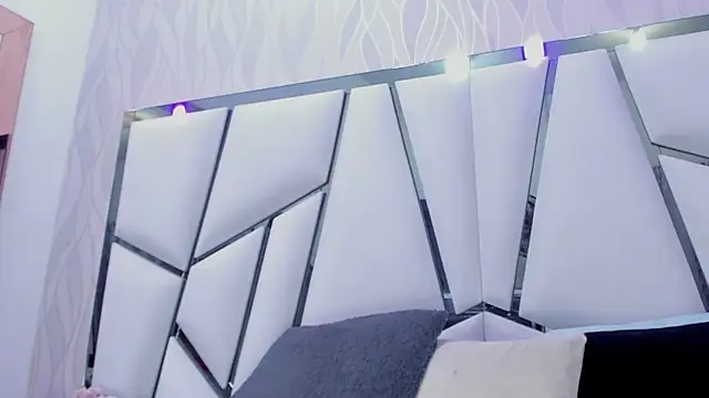  aurora18  online show from February 1, 2025, 2:47 am