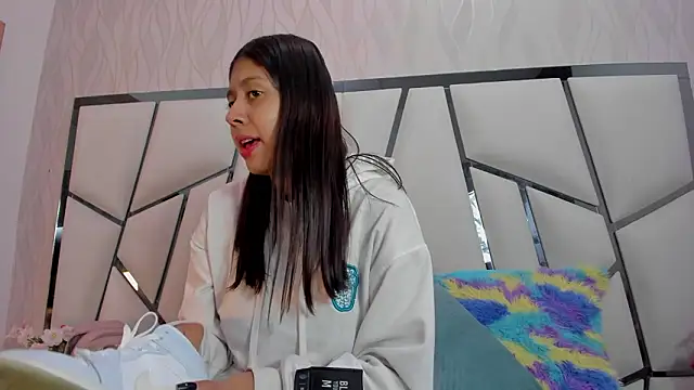  aurora18  online show from March 9, 2026, 3:10 am