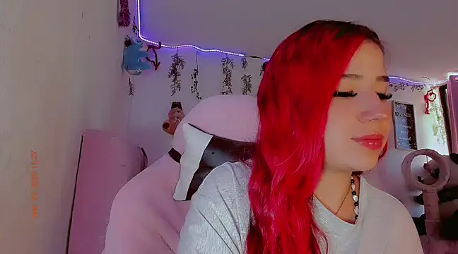 madisonx17 online show from January 22, 2025, 8:28 pm