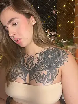 Snapshot of ValerieHilton chatting on December 26, 2024, 11:24 pm ValerieHilton online show from December 26, 2024, 11:24 pm