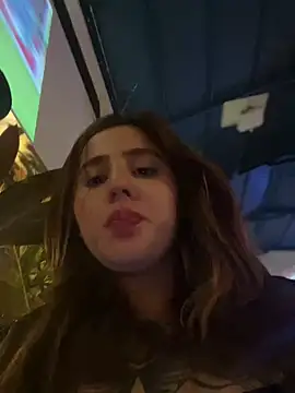 Snapshot of ValerieHilton chatting on March 18, 2025, 1:43 am ValerieHilton online show from March 18, 2025, 1:43 am