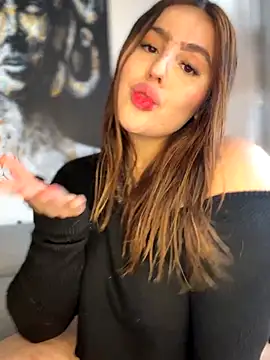 Snapshot of ValerieHilton chatting on October 19, 2025, 7:03 pm ValerieHilton online show from October 19, 2025, 7:03 pm