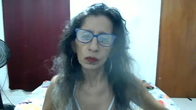 luz stella online show from June 14, 2026, 3:30 am