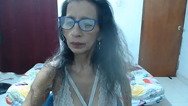 luz stella online show from June 23, 2026, 3:48 am