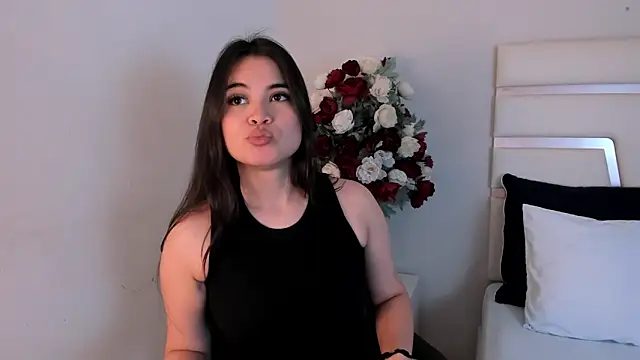 CamilaSofiia online show from January 17, 2025, 7:27 pm